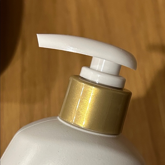 Dove Nourishing Hand Wash Set - Cinnamon Pumpkin Pie & Peppermint Bark - Picture 11 of 16